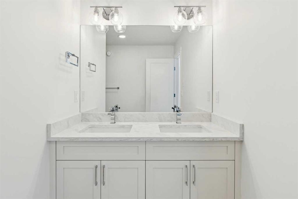 25 Linden Place, Rural Red Deer County, AB - Indoor Photo Showing Bathroom