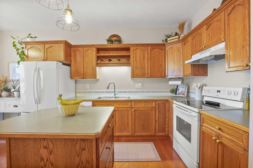 71 Abel Close, Red Deer, AB - Indoor Photo Showing Kitchen With Double Sink