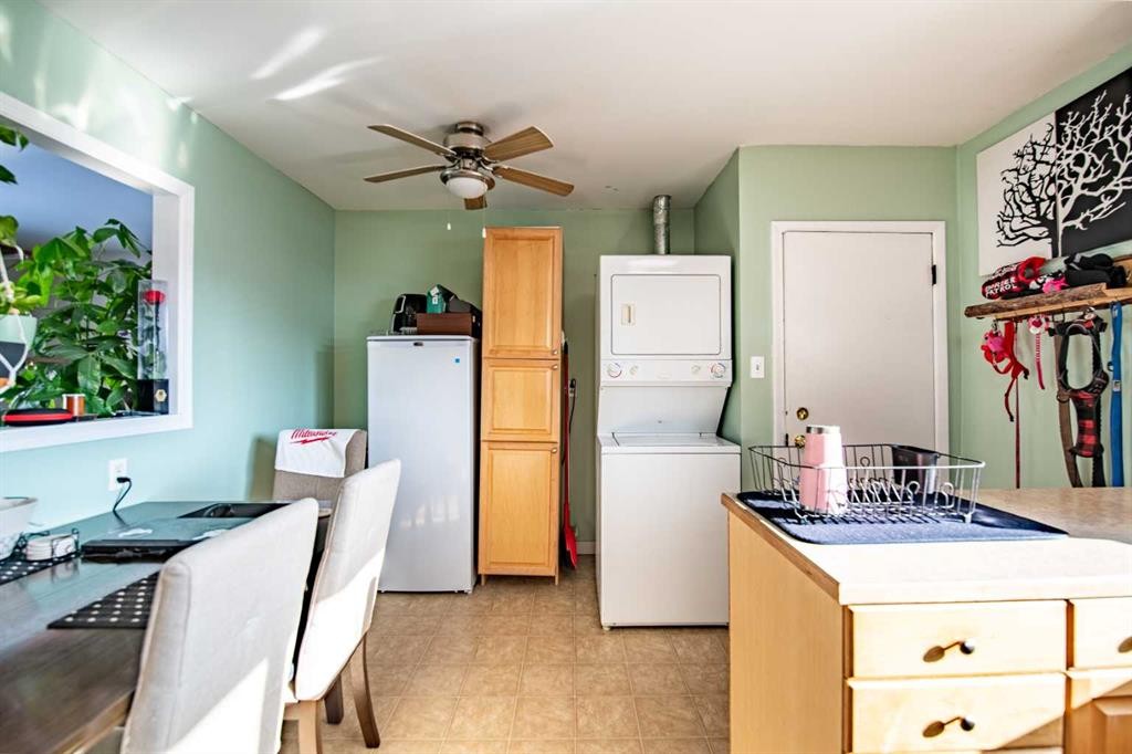 5903 56 Avenue, Red Deer, AB - Indoor Photo Showing Laundry Room