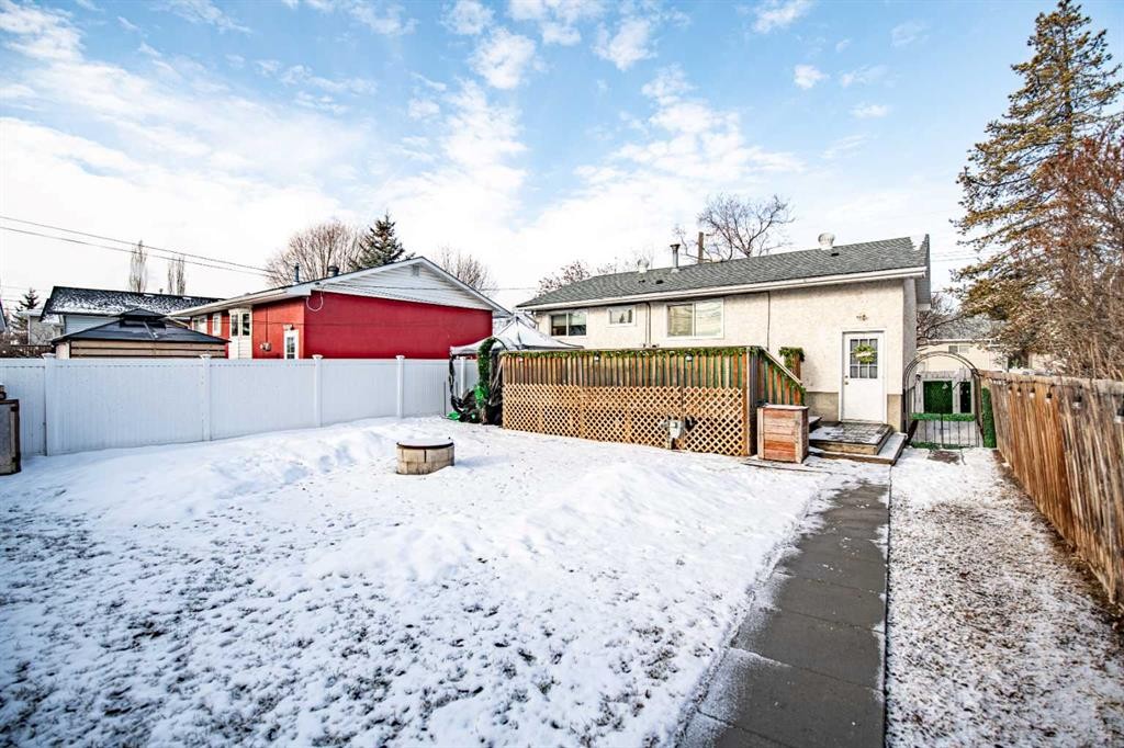5903 56 Avenue, Red Deer, AB - Outdoor