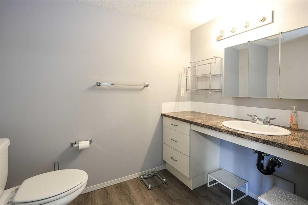 312-80A Kelloway Crescent, Red Deer, AB - Indoor Photo Showing Bathroom