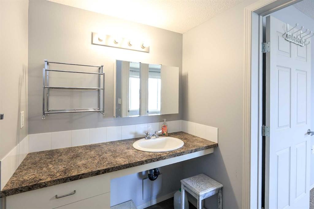 312-80A Kelloway Crescent, Red Deer, AB - Indoor Photo Showing Bathroom