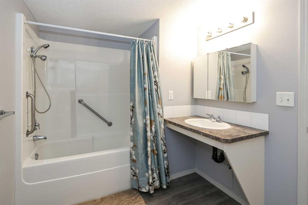 312-80A Kelloway Crescent, Red Deer, AB - Indoor Photo Showing Bathroom