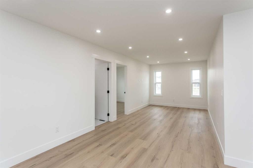 17 Thatcher Avenue, Red Deer, AB - Indoor Photo Showing Other Room