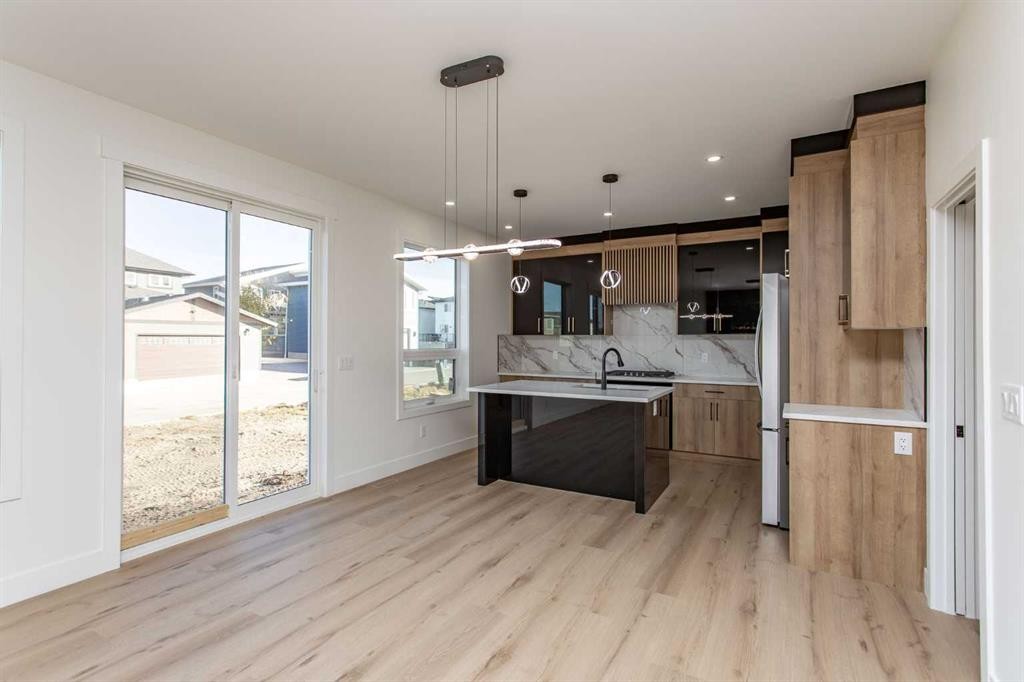 17 Thatcher Avenue, Red Deer, AB - Indoor Photo Showing Kitchen