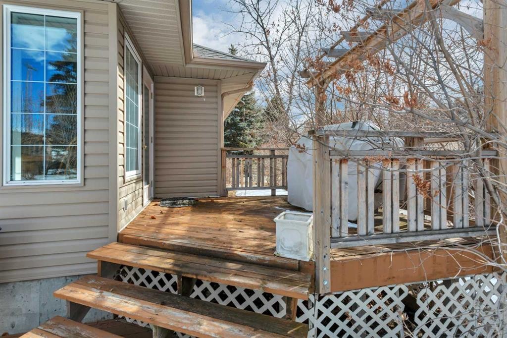 49 Coventry Lane, Lacombe, AB - Outdoor