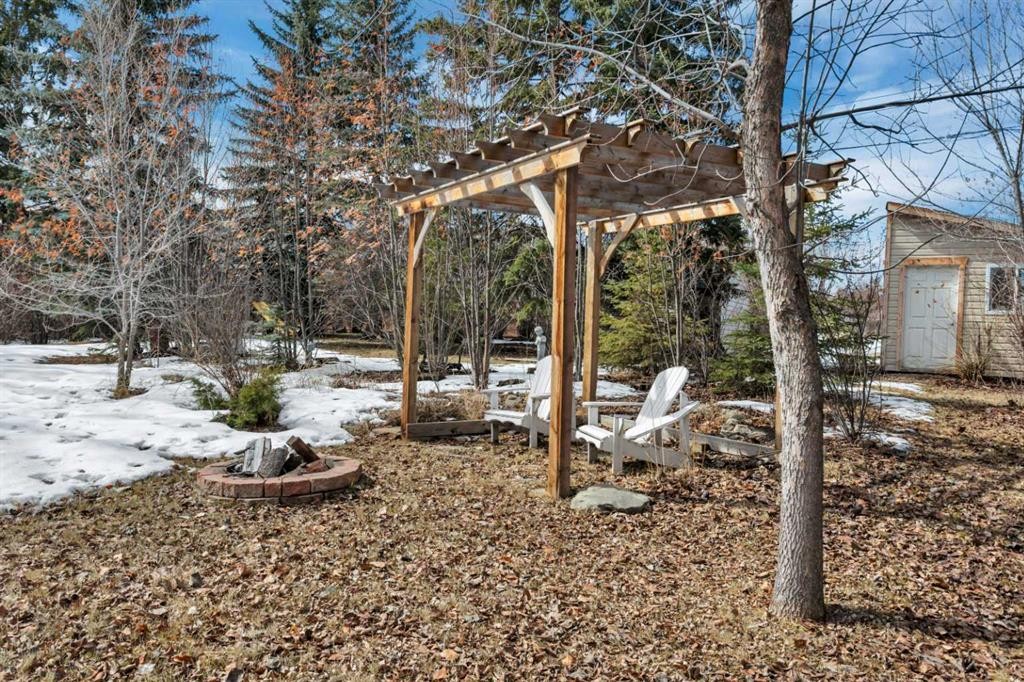 49 Coventry Lane, Lacombe, AB - Outdoor