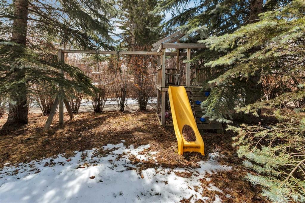 49 Coventry Lane, Lacombe, AB - Outdoor