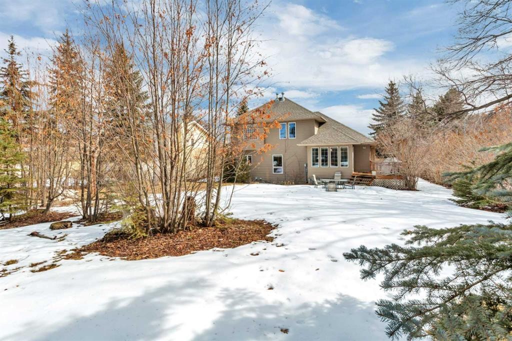 49 Coventry Lane, Lacombe, AB - Outdoor