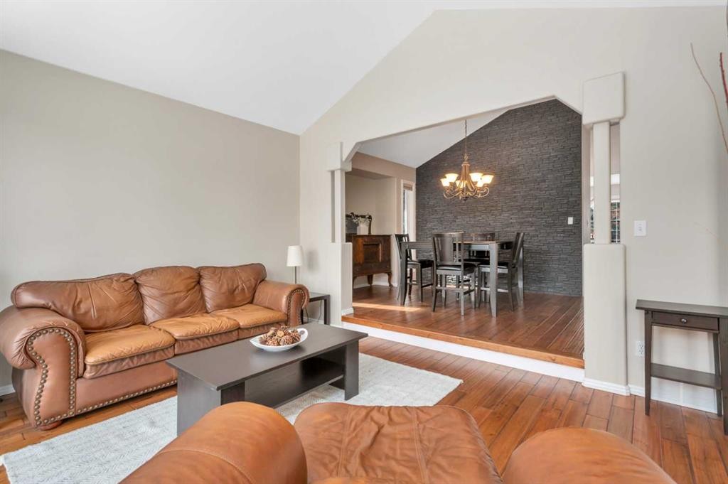 49 Coventry Lane, Lacombe, AB - Indoor Photo Showing Living Room