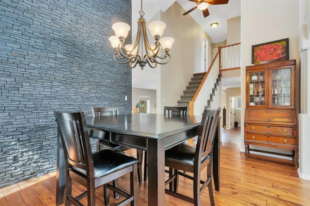 49 Coventry Lane, Lacombe, AB - Indoor Photo Showing Dining Room
