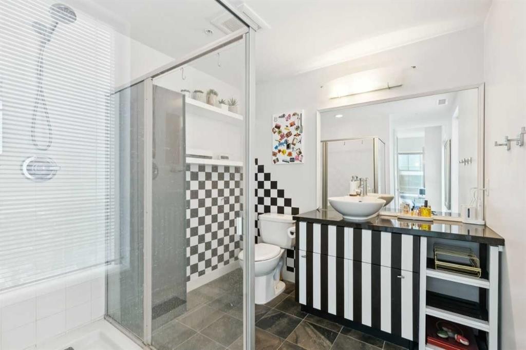 1401-215 13 Avenue Sw, Calgary, AB - Indoor Photo Showing Bathroom
