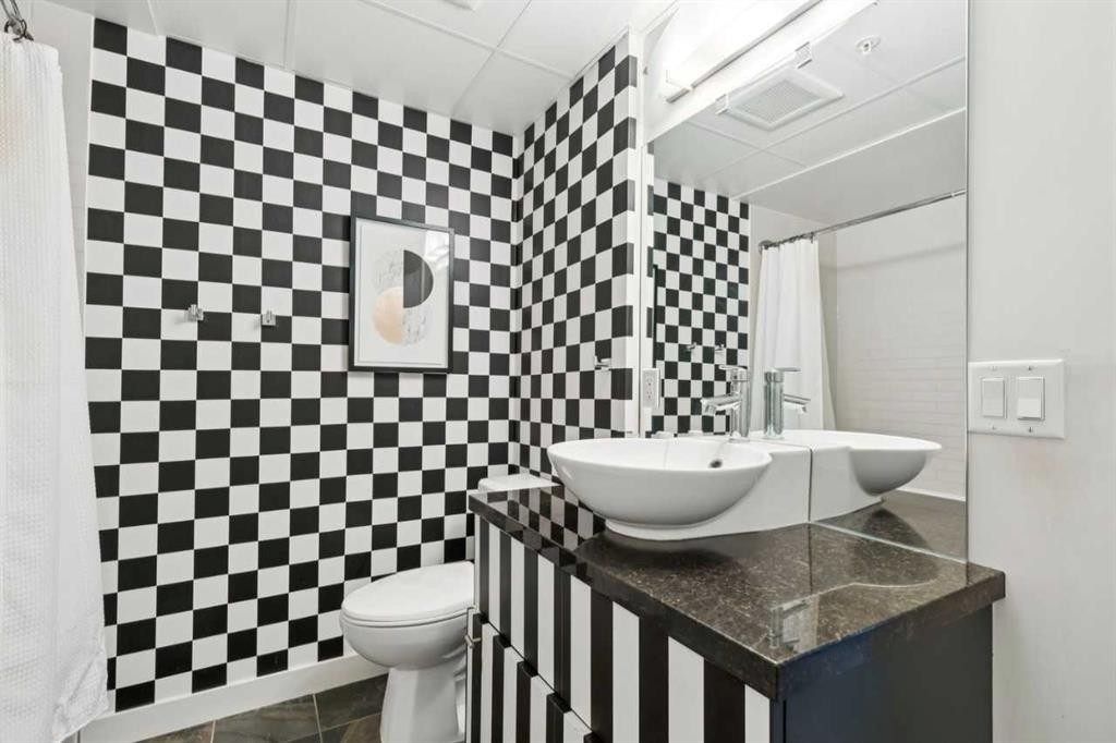 1401-215 13 Avenue Sw, Calgary, AB - Indoor Photo Showing Bathroom