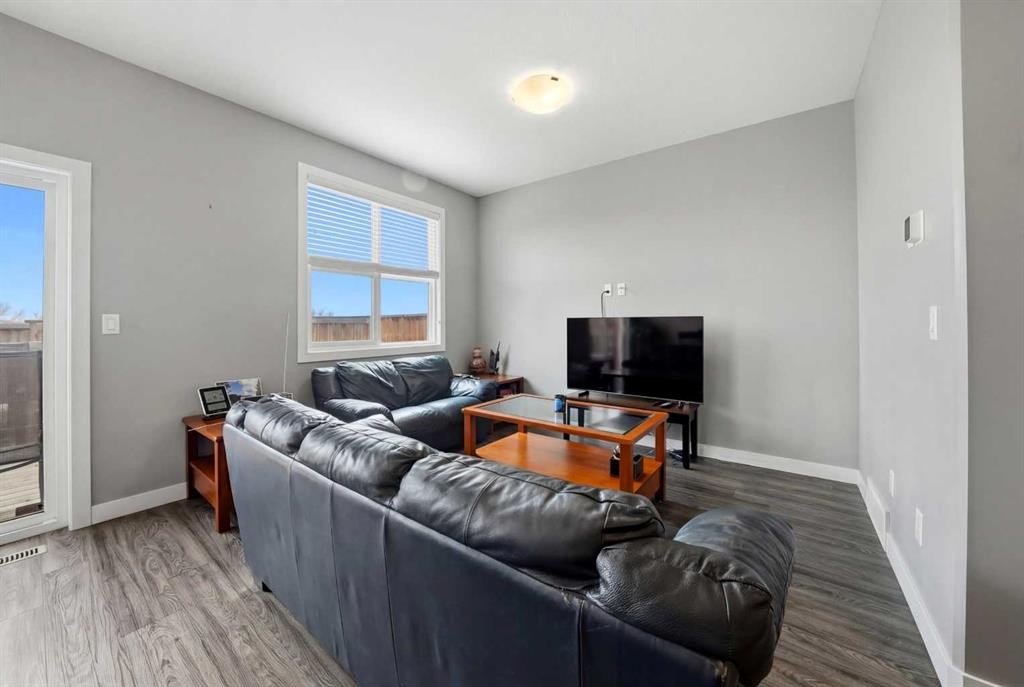 71 Palmer Circle, Blackfalds, AB - Indoor Photo Showing Living Room