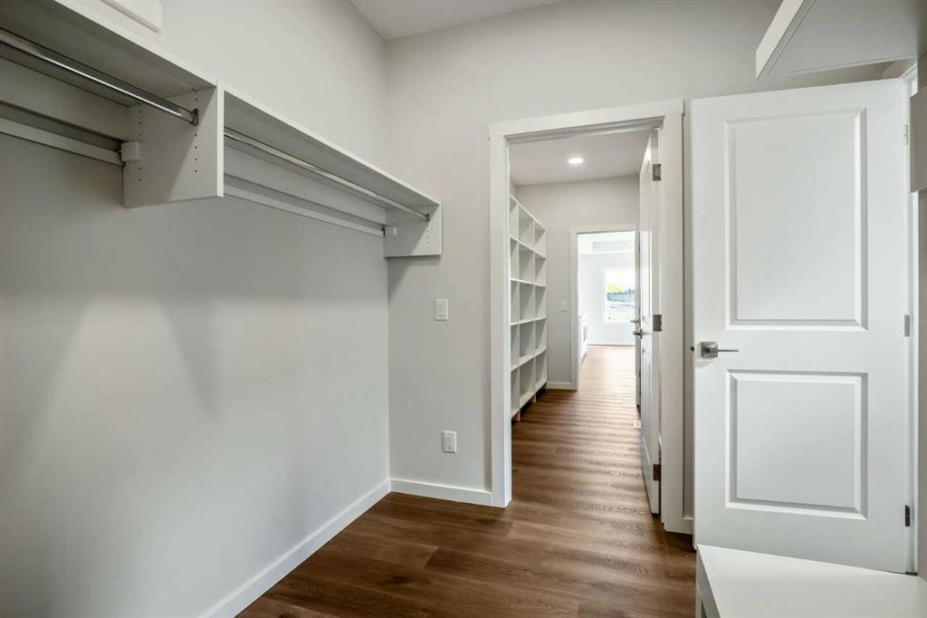 27 Heritage Link, Cochrane, AB - Indoor Photo Showing Other Room