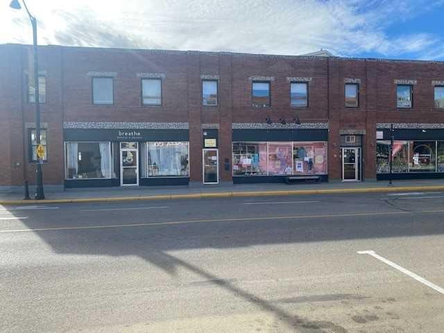 4919 50 Avenue, Lacombe, AB