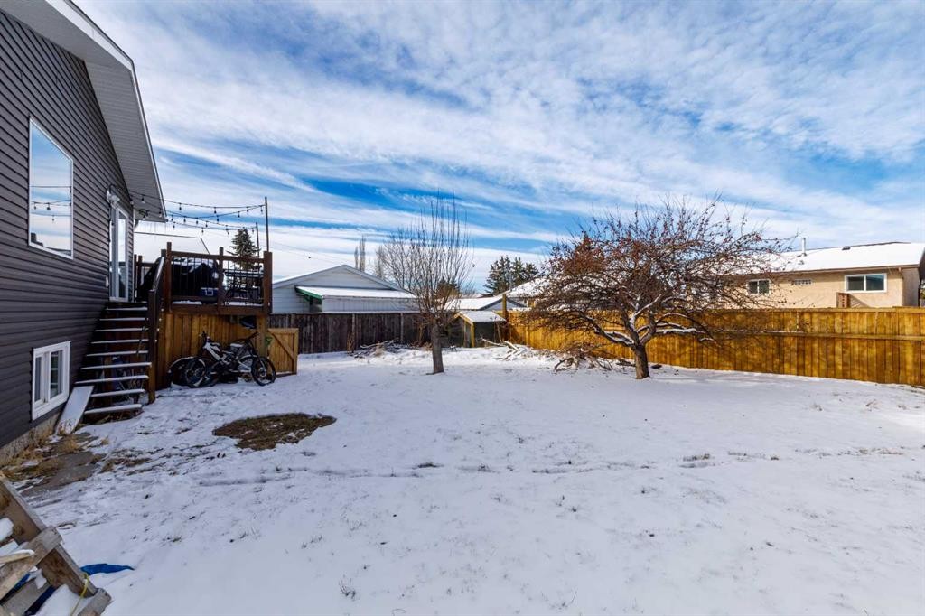 28 Goard Close, Red Deer, AB - Outdoor
