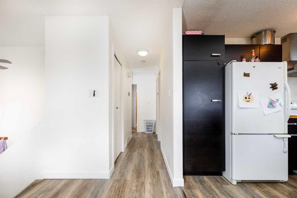 28 Goard Close, Red Deer, AB - Indoor