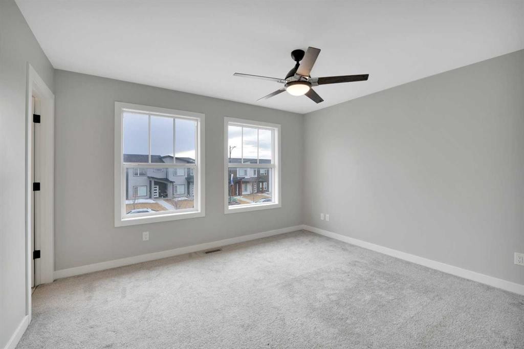 15 Iron Gate Boulevard, Sylvan Lake, AB - Indoor Photo Showing Other Room