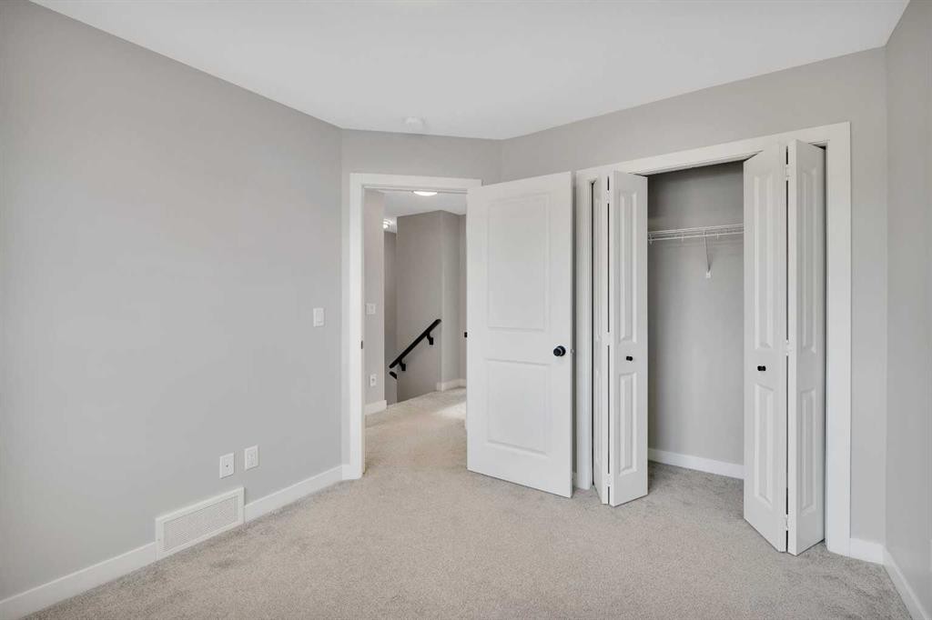 15 Iron Gate Boulevard, Sylvan Lake, AB - Indoor