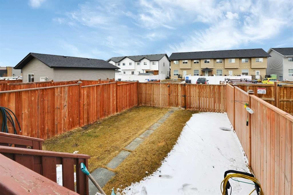 15 Iron Gate Boulevard, Sylvan Lake, AB - Outdoor