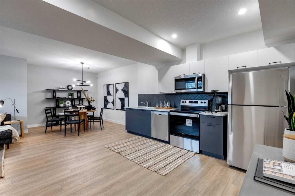 9 Amblefield View Nw, Calgary, AB - Indoor Photo Showing Kitchen