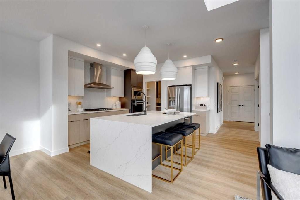 9 Amblefield View Nw, Calgary, AB - Indoor Photo Showing Kitchen With Upgraded Kitchen