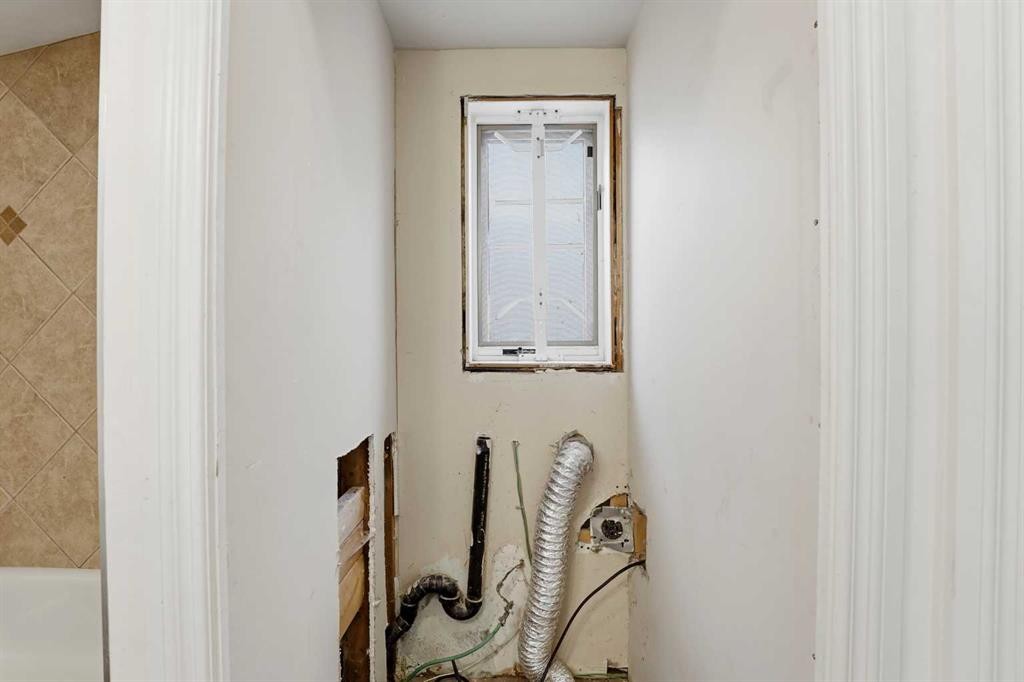 5713 57 Avenue, Red Deer, AB - Indoor Photo Showing Other Room