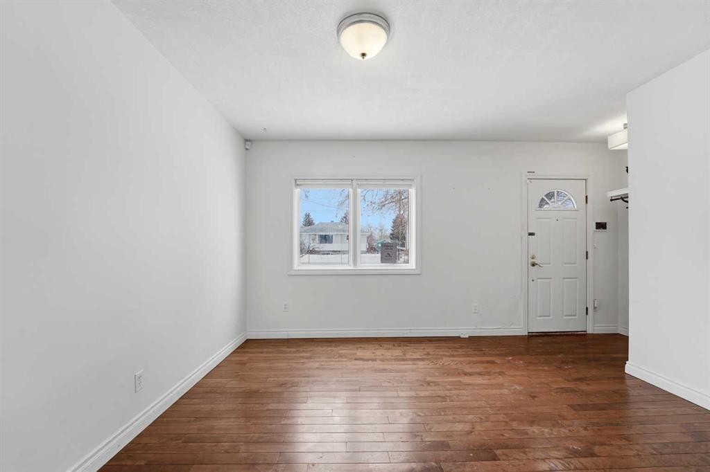 5713 57 Avenue, Red Deer, AB - Indoor Photo Showing Other Room