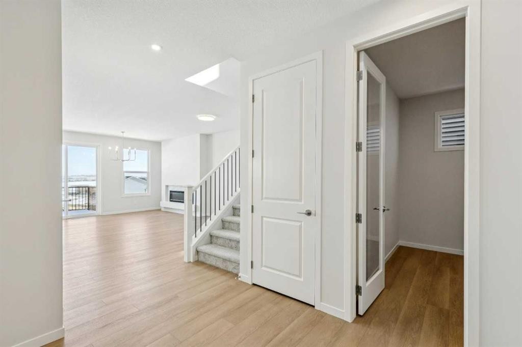 38 Annette Green Nw, Calgary, AB - Indoor Photo Showing Other Room