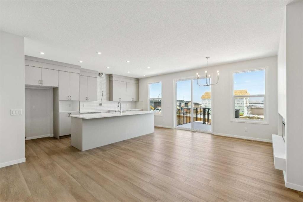 38 Annette Green Nw, Calgary, AB - Indoor Photo Showing Kitchen