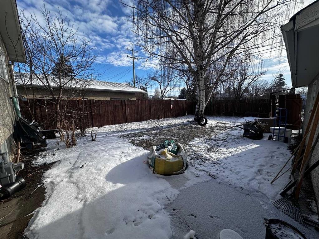 4413 40A Avenue, Red Deer, AB - Outdoor