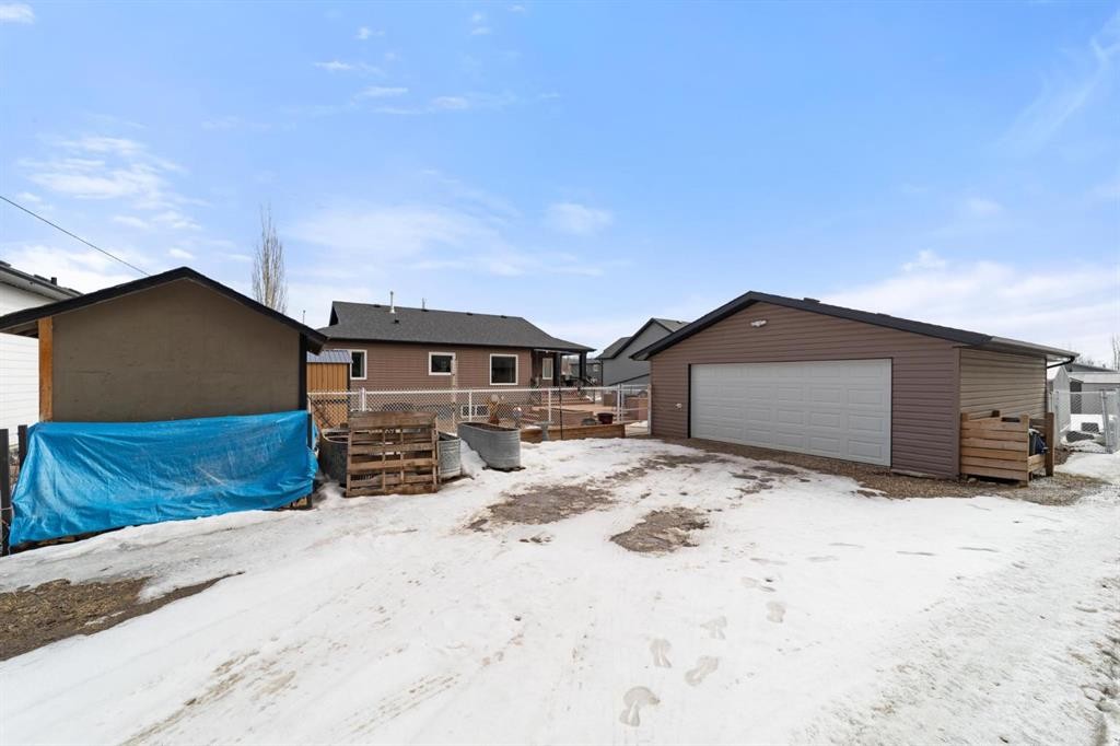 5331 55 Avenue, Bashaw, AB - Outdoor With Exterior