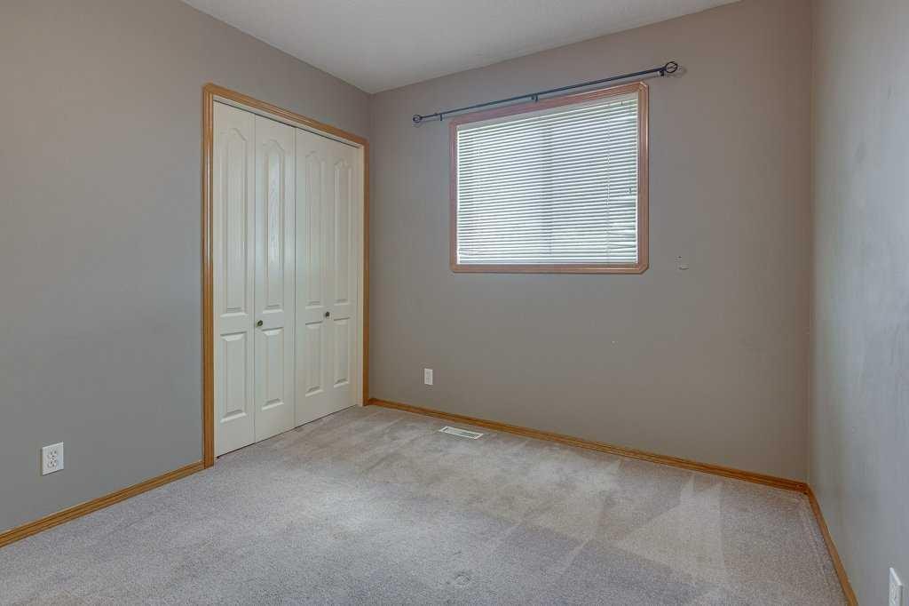 68 Herder Drive, Sylvan Lake, AB - Indoor Photo Showing Other Room