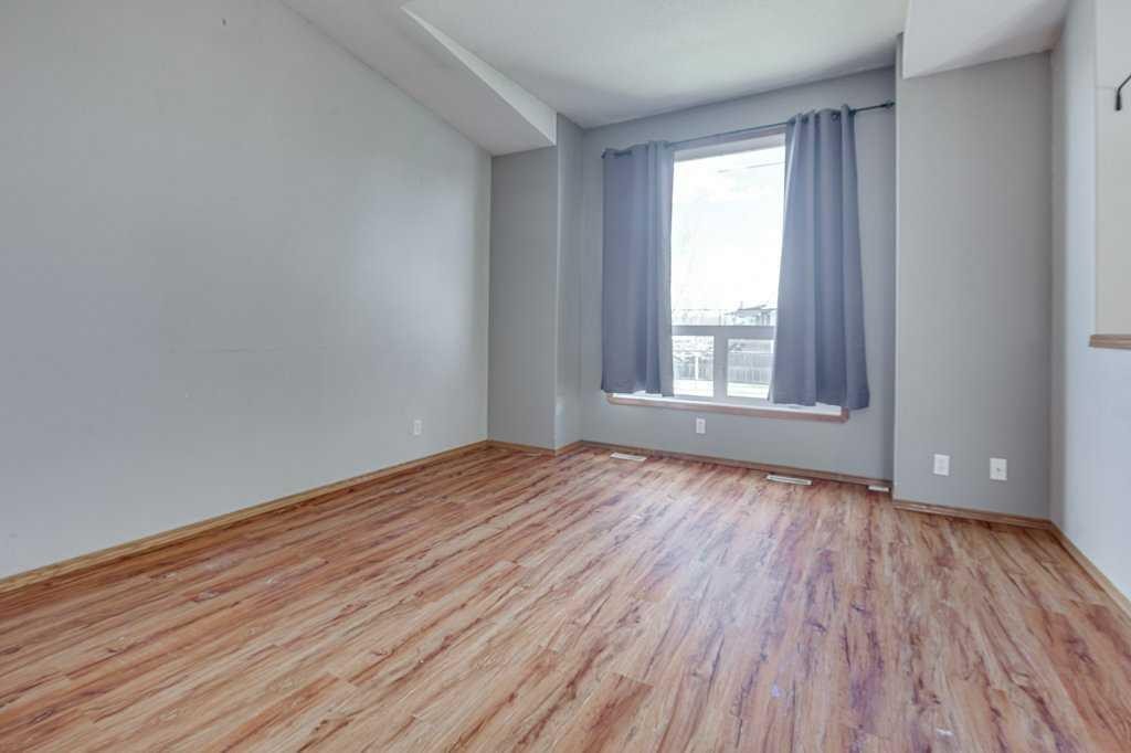 68 Herder Drive, Sylvan Lake, AB - Indoor Photo Showing Other Room