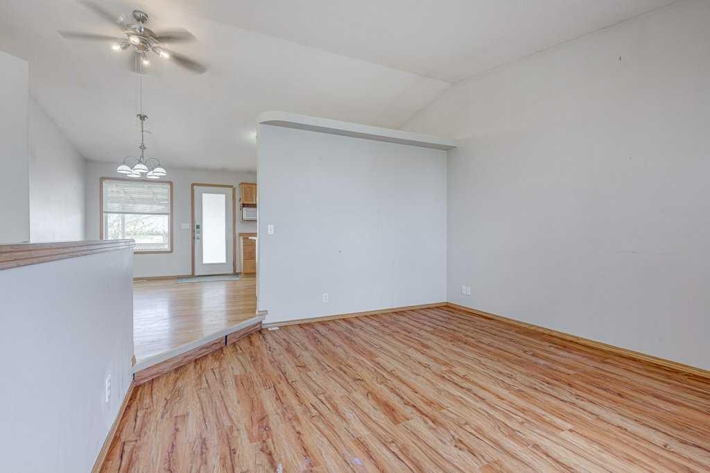 68 Herder Drive, Sylvan Lake, AB - Indoor Photo Showing Other Room