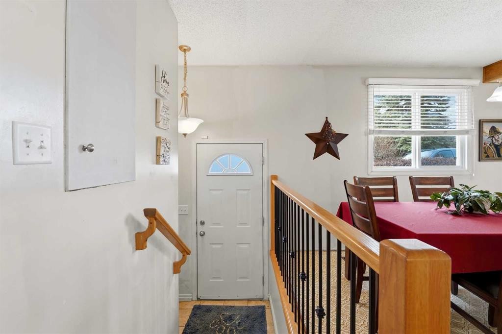 69 Wright Avenue, Red Deer, AB - Indoor Photo Showing Other Room