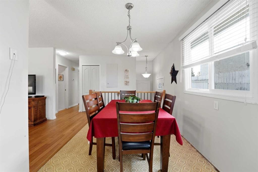 69 Wright Avenue, Red Deer, AB - Indoor Photo Showing Dining Room