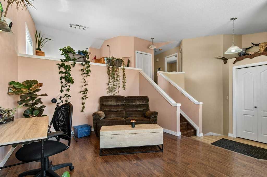 12 Hansen Close, Sylvan Lake, AB - Indoor