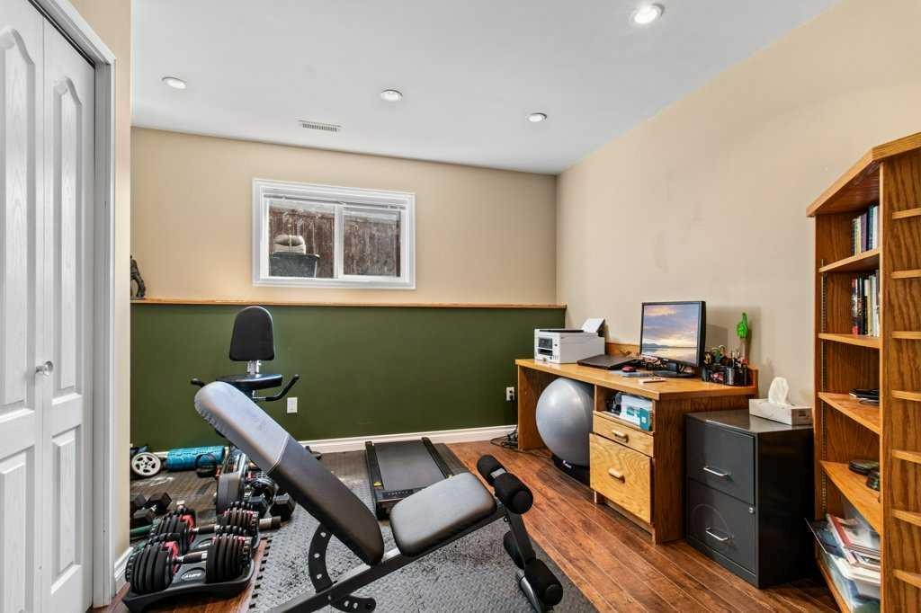 12 Hansen Close, Sylvan Lake, AB - Indoor Photo Showing Office