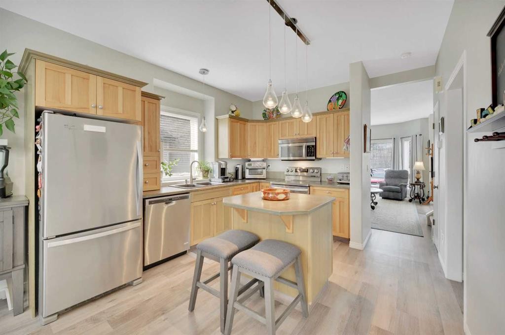 47 Abel Close, Red Deer, AB - Indoor Photo Showing Kitchen