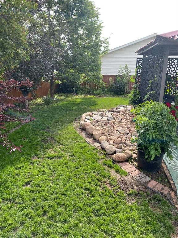 5508 49 Avenue, Alix, AB - Outdoor