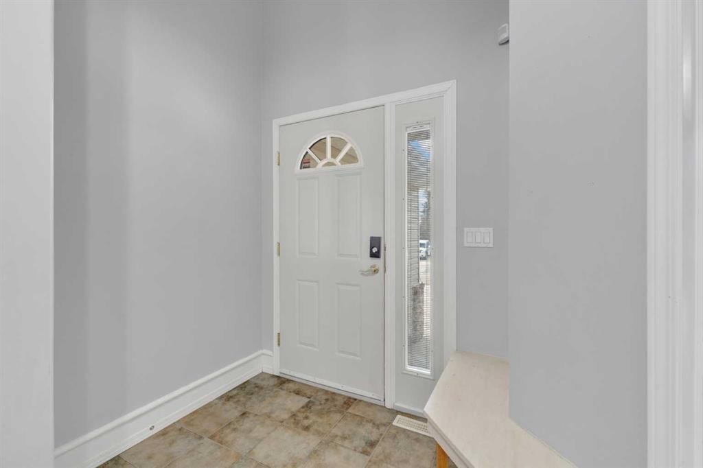 5508 49 Avenue, Alix, AB - Indoor Photo Showing Other Room