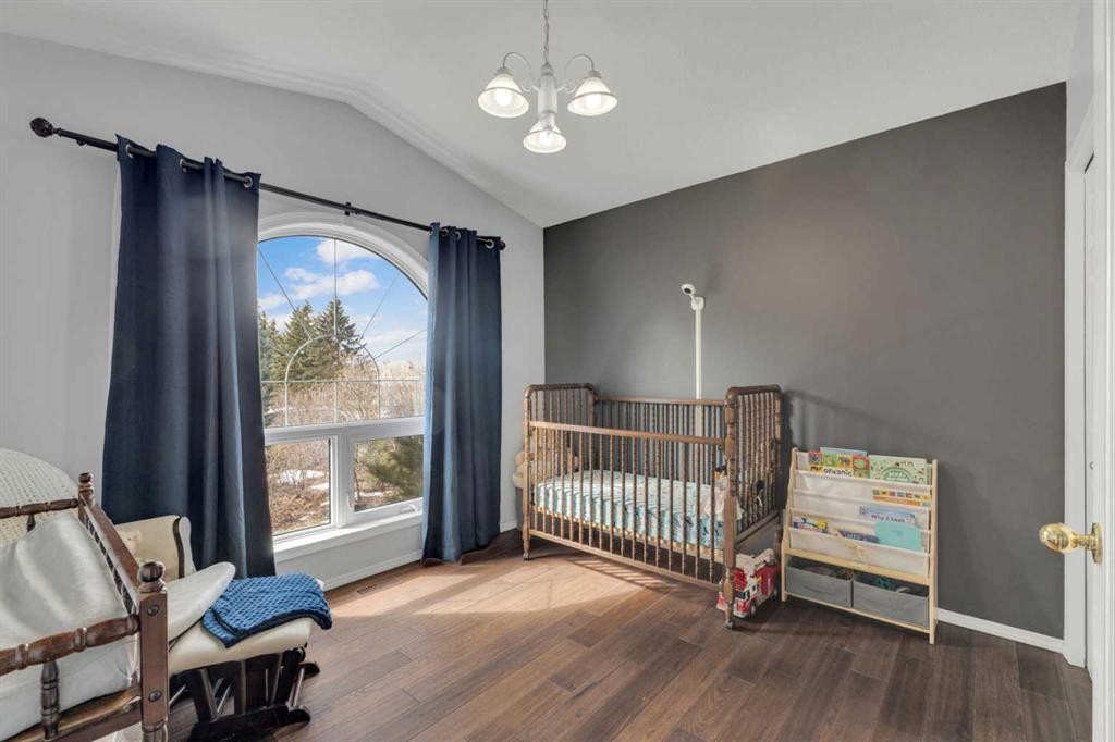 5508 49 Avenue, Alix, AB - Indoor Photo Showing Bedroom