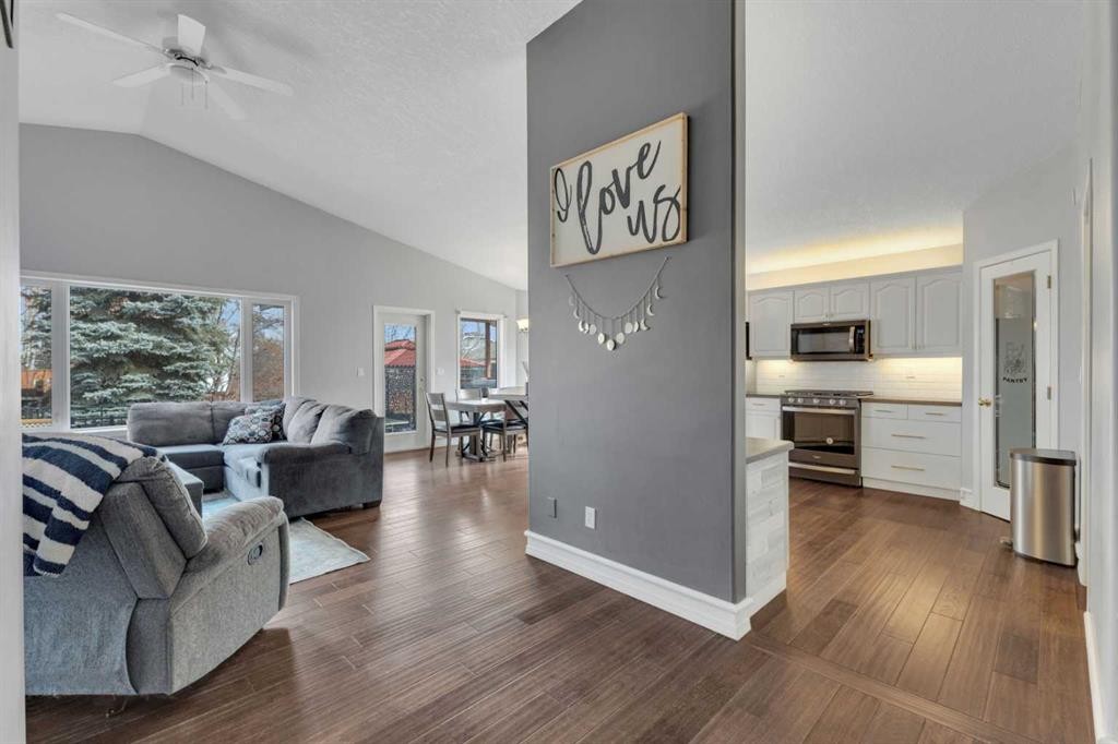 5508 49 Avenue, Alix, AB - Indoor