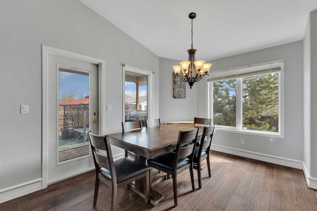 5508 49 Avenue, Alix, AB - Indoor Photo Showing Dining Room