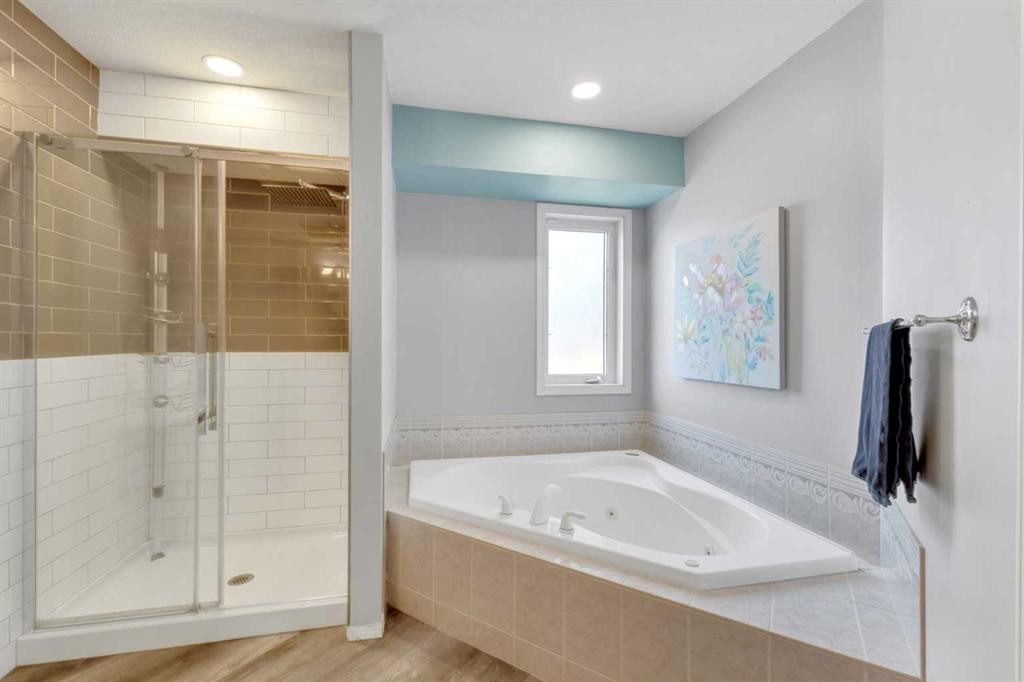5508 49 Avenue, Alix, AB - Indoor Photo Showing Bathroom