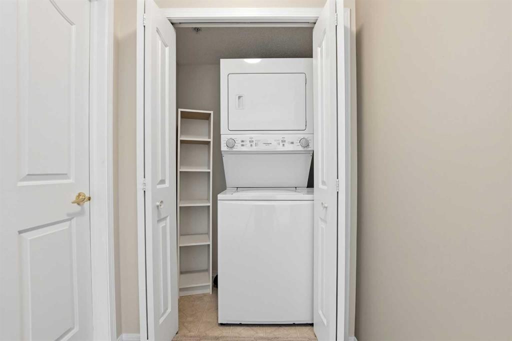 215-56 Carroll Crescent, Red Deer, AB - Indoor Photo Showing Laundry Room