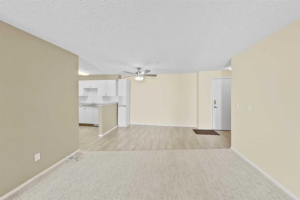 215-56 Carroll Crescent, Red Deer, AB - Indoor Photo Showing Other Room