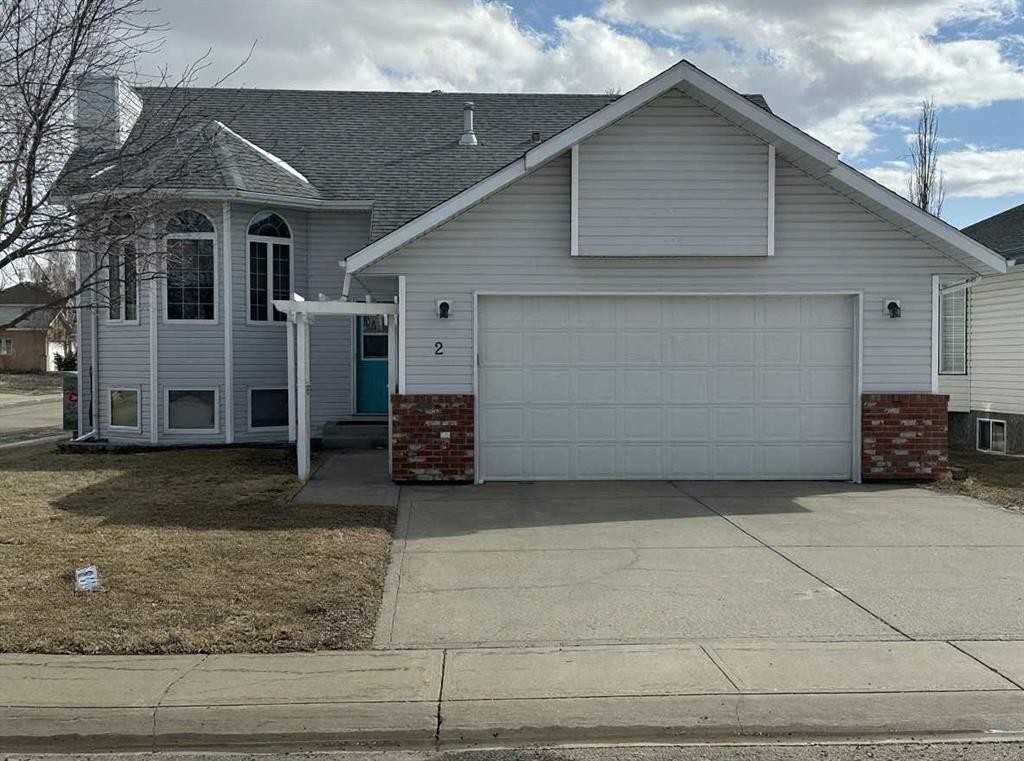 2 Dalton Close, Red Deer, AB - Outdoor